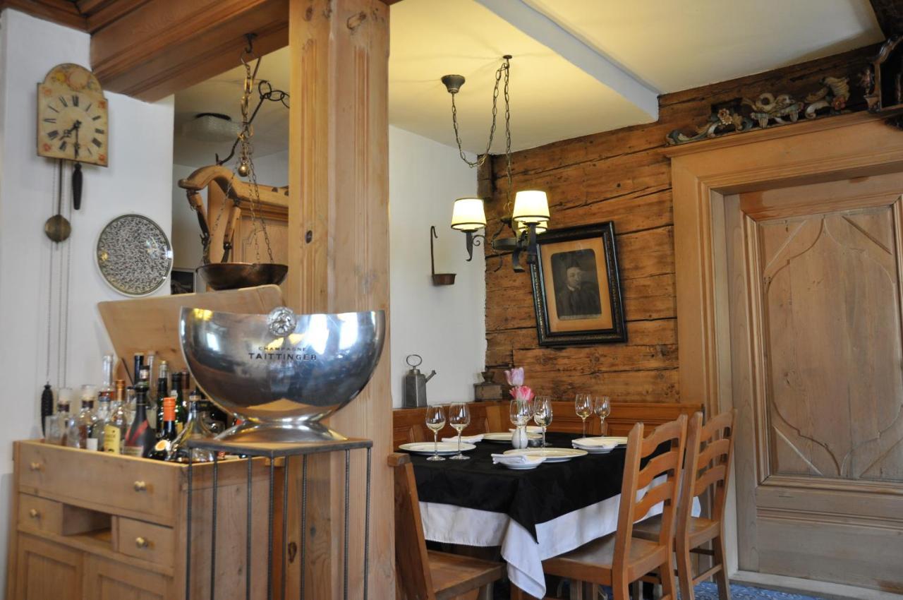 Casa Toedi Restaurant Hotel Trun Ngoại thất bức ảnh