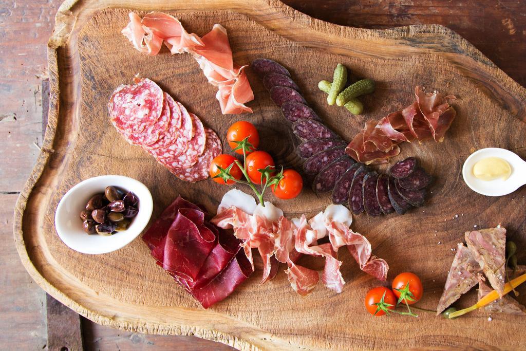 Casa Toedi Restaurant Hotel Trun Ngoại thất bức ảnh